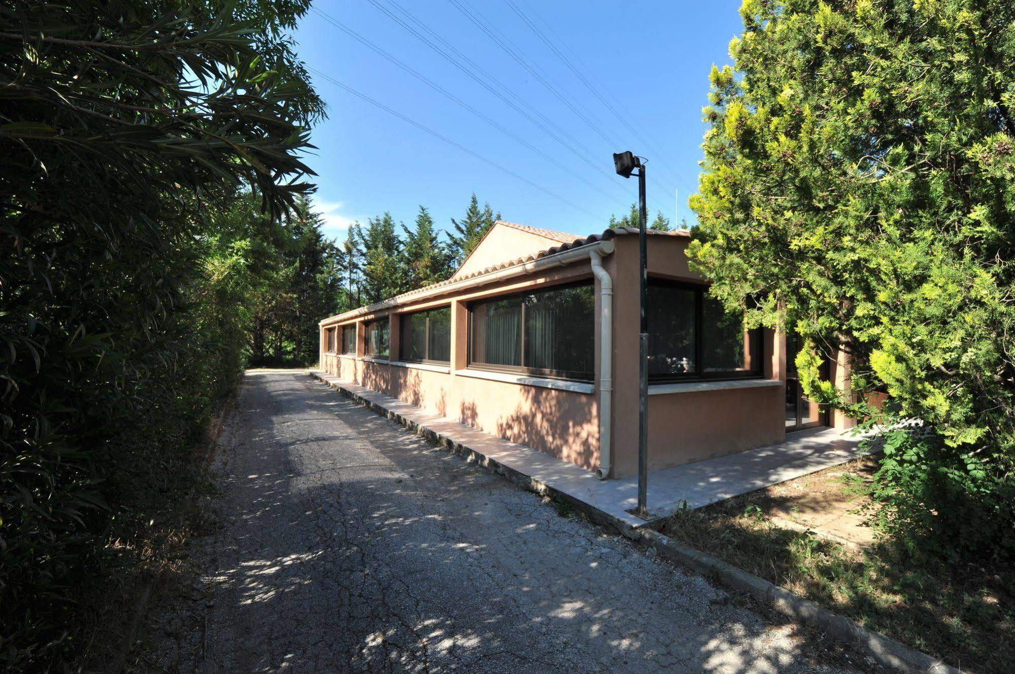 Hotel Au Relais De Trans Draguignan Exterior foto