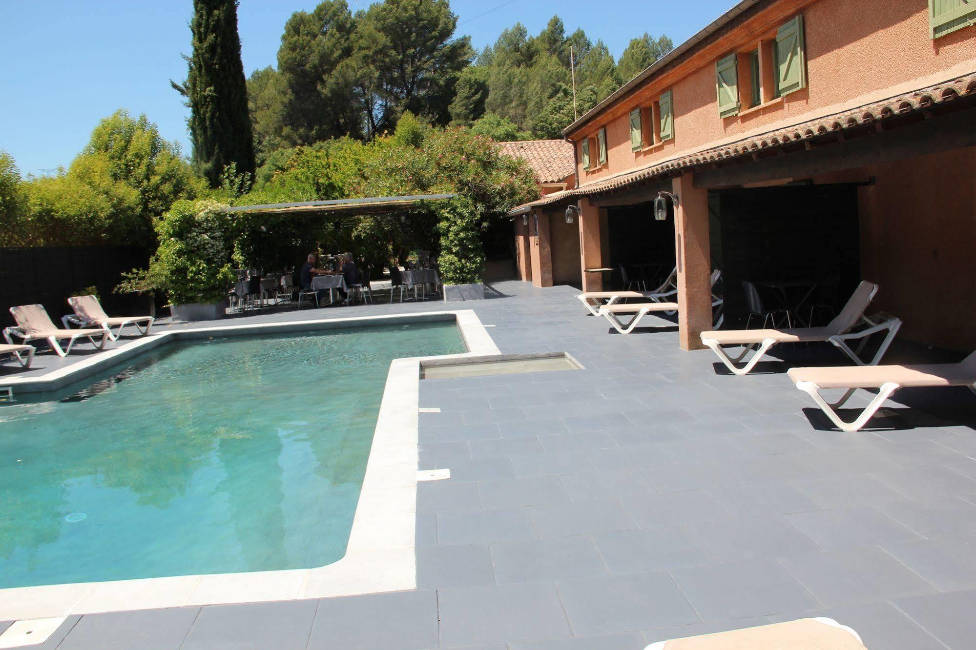 Hotel Au Relais De Trans Draguignan Exterior foto