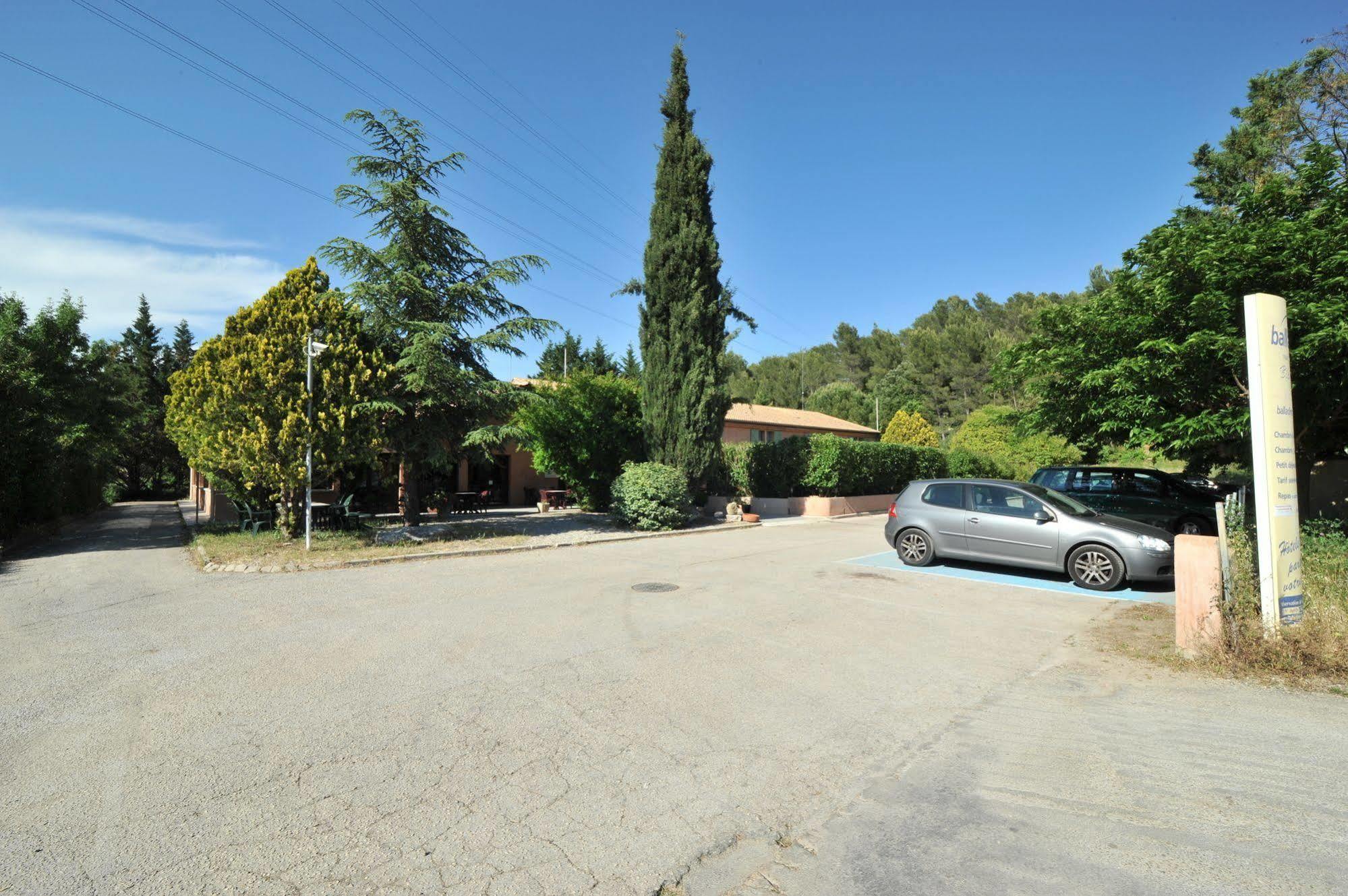 Hotel Au Relais De Trans Draguignan Exterior foto